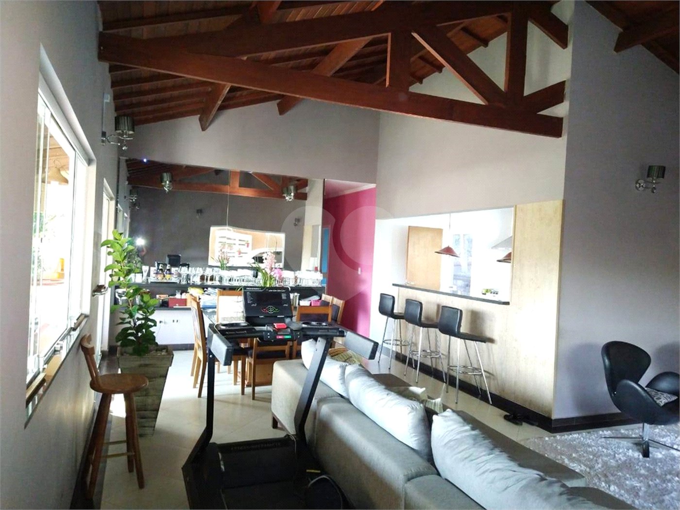 Casa à venda com 8 quartos, sendo 4 suítes, em Santa Inês, Mairiporã, SP