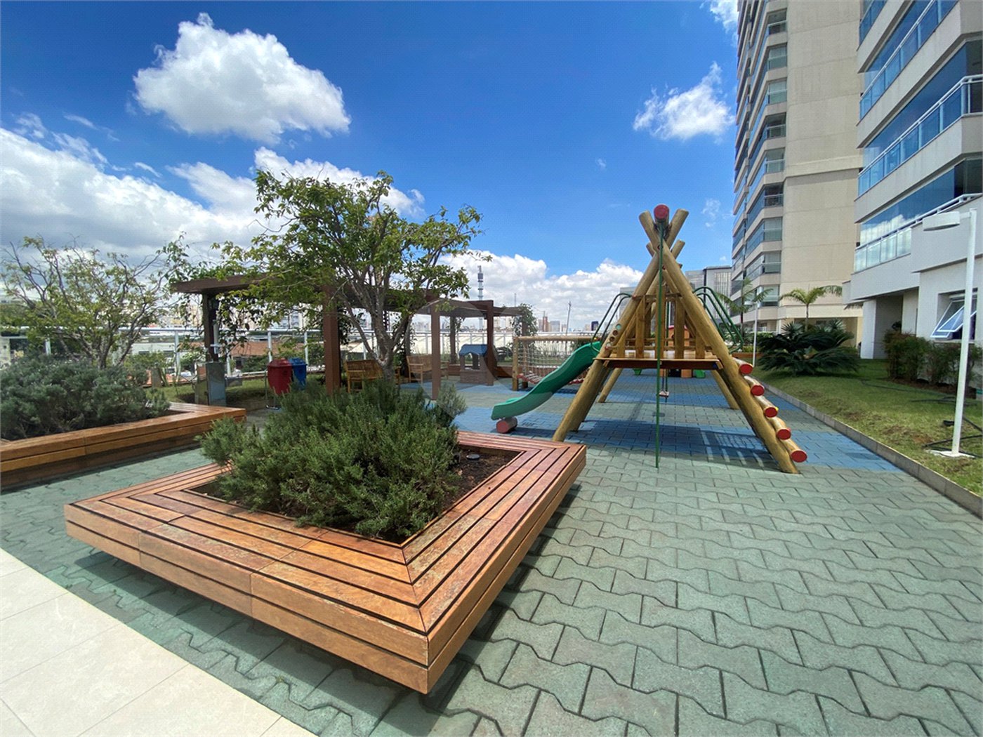 Apartamento à venda com 3 suítes em Barra Funda, São Paulo, SP