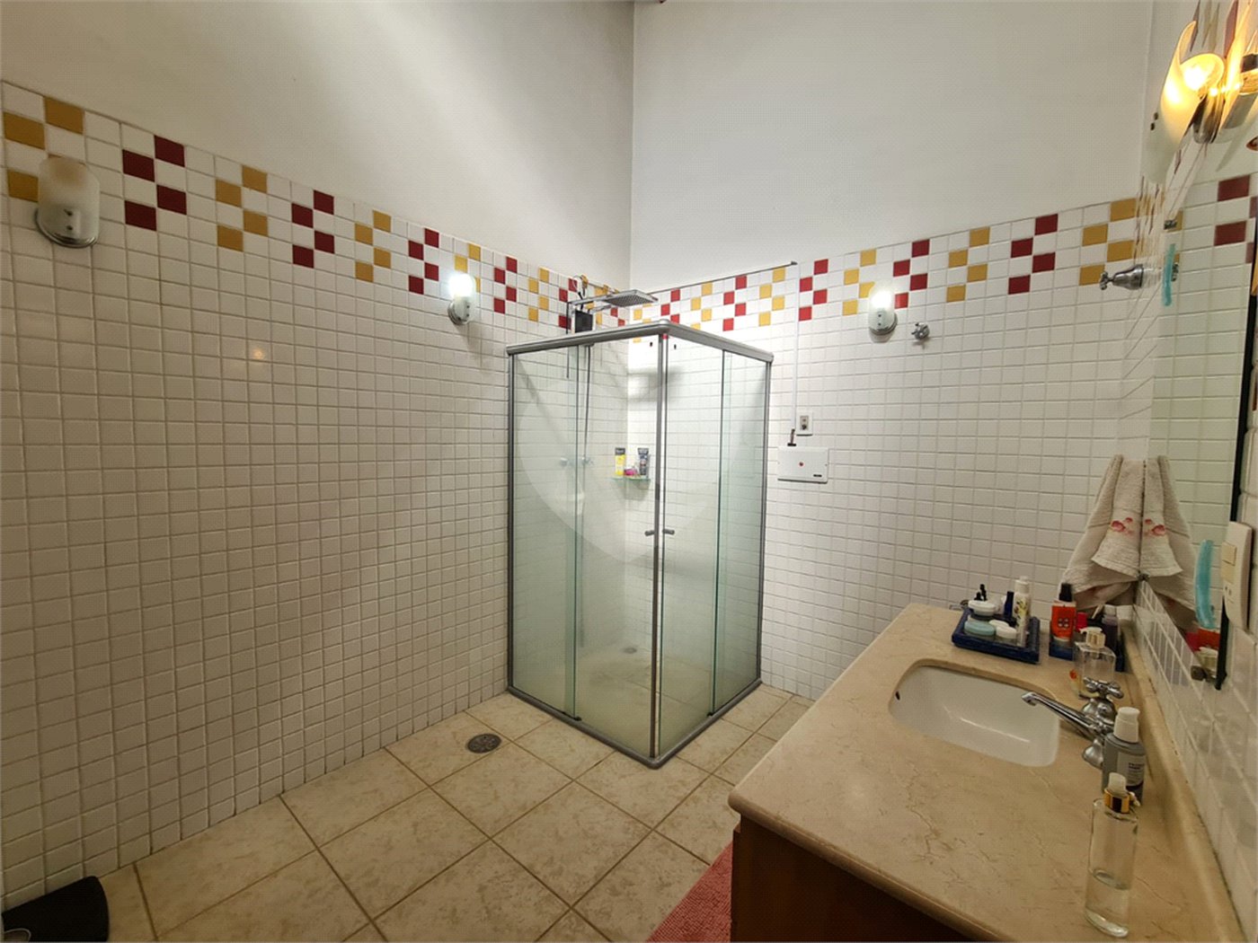 Casa Térrea à venda com 4 quartos, sendo 2 suítes, em Interlagos, São Paulo, SP