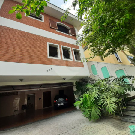 Sobrado à venda com 4 quartos, sendo 2 suítes, em Jardim Franca, São Paulo, SP