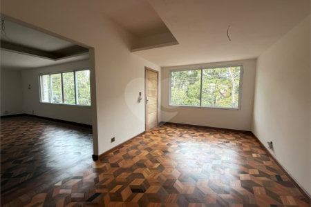 Casa à venda com 3 quartos, sendo 1 suíte, em Alto da Boa Vista, São Paulo, SP