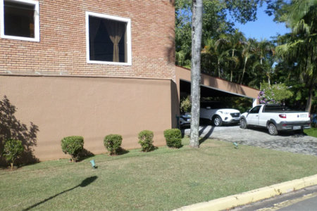 Sobrado à venda com 4 suítes em Recanto Impla, Carapicuíba, SP