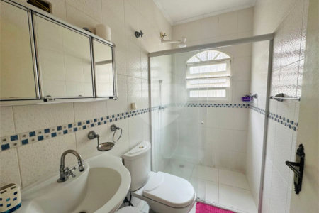 Casa à venda com 4 quartos, sendo 1 suíte,  em Vila Galvão, Guarulhos, SP