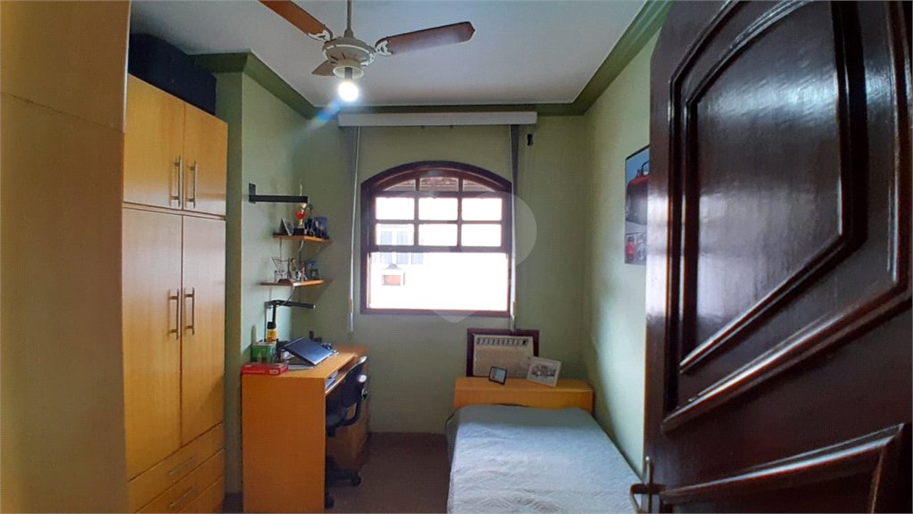 Casa à venda com 4 quartos, sendo 1 suíte, em Bangu, Rio de Janeiro, RJ