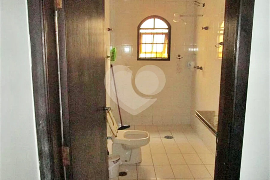 Sobrado à venda com 6 quartos, sendo 4 suítes, em Vila Albertina, São Paulo, SP