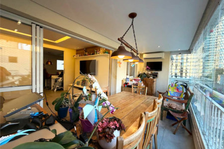 Apartamento à venda com 3 quartos, sendo 1 suíte,  em Alto da Boa Vista, São Paulo, SP