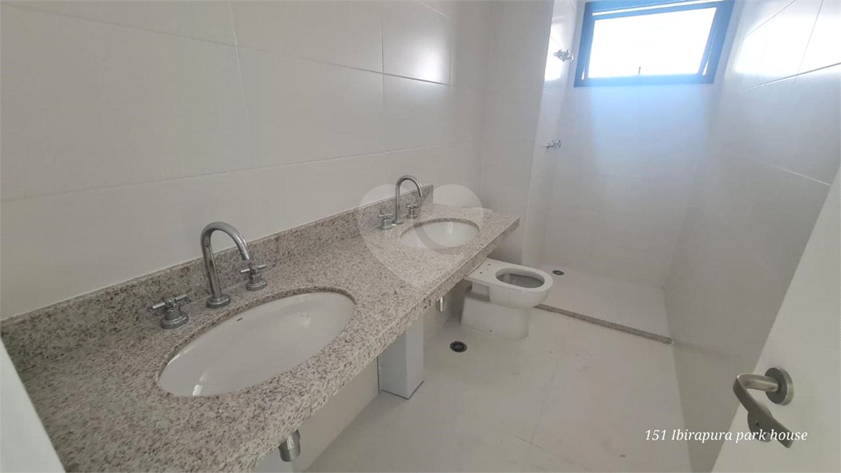 Apartamento à venda com 3 suítes em Moema, São Paulo, SP