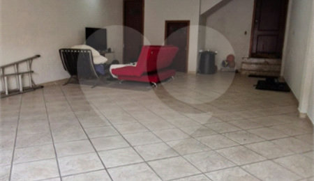 Casa à venda com 3 suítes em Parada Inglesa, São Paulo, SP