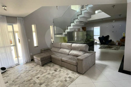 Casa à venda com 4 suítes no condomínio Aruã Lagos, Mogi das Cruzes - SP