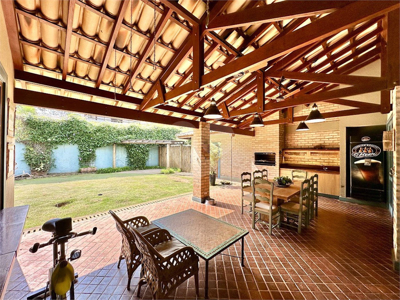 Casa à venda com 4 suítes no condomínio Parque das Artes, Embu das Artes - SP