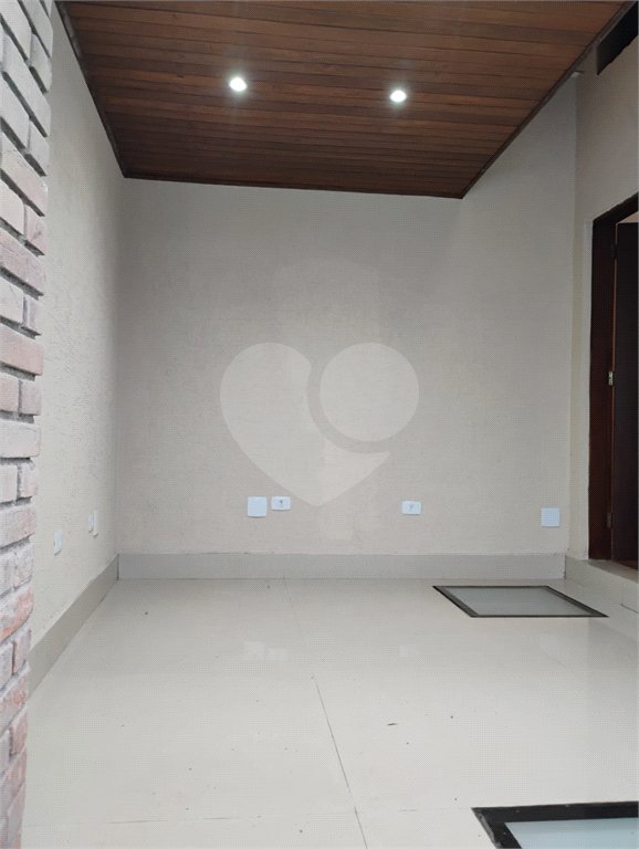 Sobrado à venda com 3 quartos, sendo 1 suíte, em Vila Paulista, São Paulo, SP