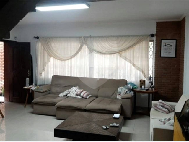 Sobrado à venda com 4 quartos, sendo 2 suítes,  em Tremembé, São Paulo, SP