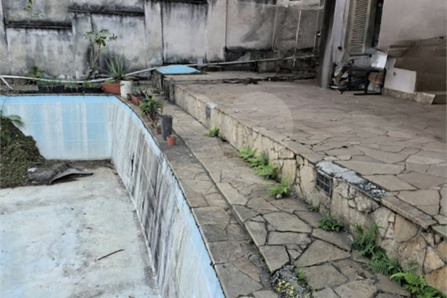 Casa à venda com 4 quartos, sendo 3 suítes, em Jardim São Bento, São Paulo, SP