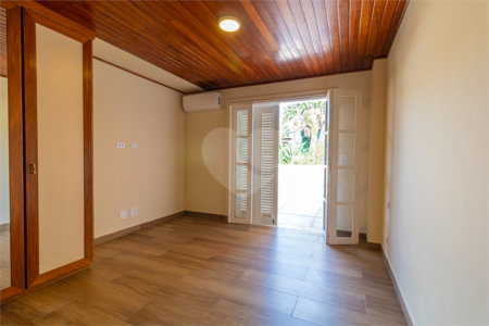 Casa à venda com 4 quartos, sendo 3 suítes,  em Interlagos, São Paulo, SP