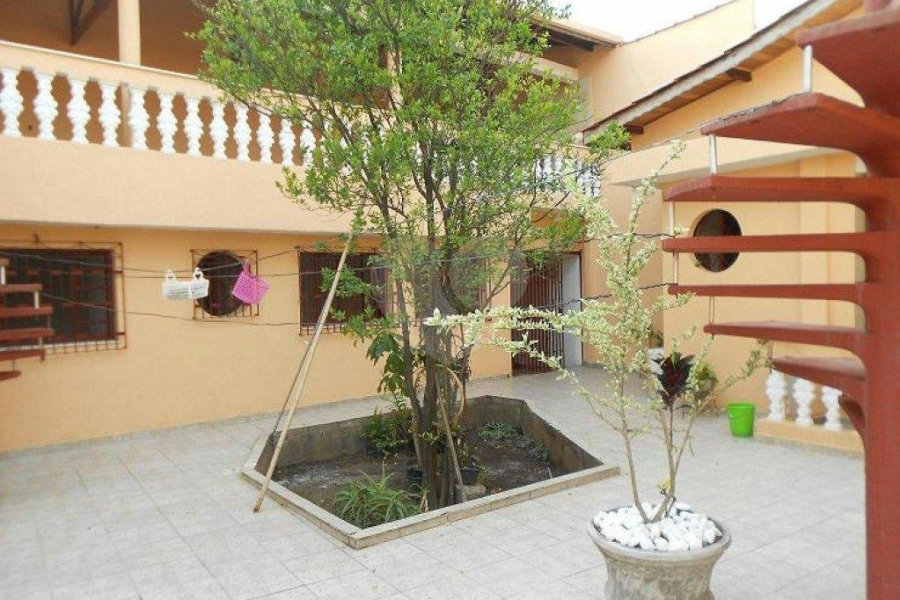 Casa Térrea à venda com 4 quartos, sendo 2 suítes, em Parque Edu Chaves, São Paulo, SP