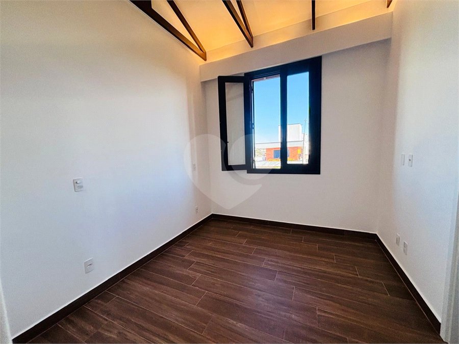 Casa à venda com 4 quartos, sendo 3 suítes, no condomínio Residencial Chácara Ondina, Sorocaba - SP