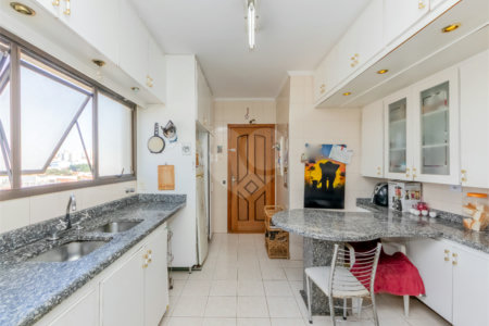 Apartamento à venda com 3 quartos, sendo 1 suíte, em Vila Carrão, São Paulo, SP