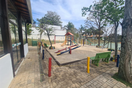 Casa à venda com 4 quartos, sendo 2 suítes, no condomínio Bosque de Grevilea, Vinhedo - SP