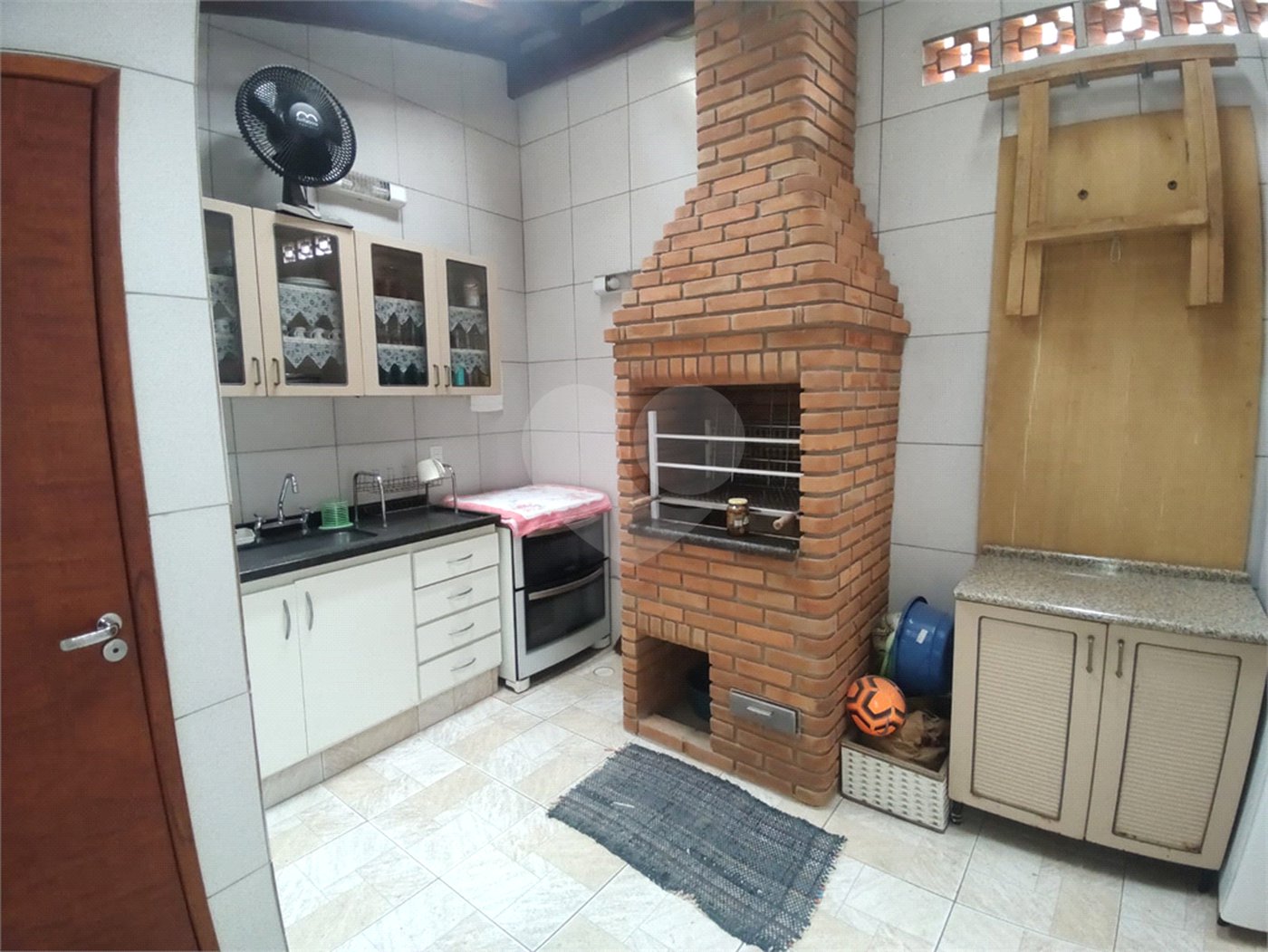 Casa à venda com 3 suítes no condomínio Morada das Hortênsias, São Paulo - SP