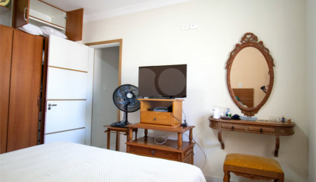 Sobrado à venda com 4 quartos, sendo 3 suítes,  no Centro, São Roque, SP