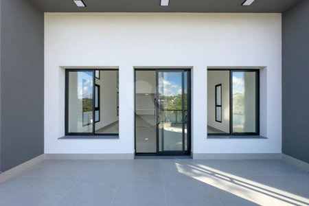 Casa à venda com 4 quartos, sendo 3 suítes, no condomínio Estância Marambaia, Vinhedo - SP