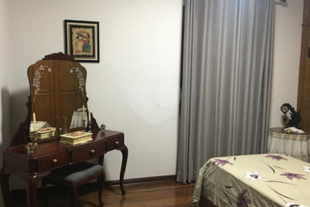 Casa à venda com 5 quartos, sendo 4 suítes,  em Vila Tramontano, São Paulo, SP