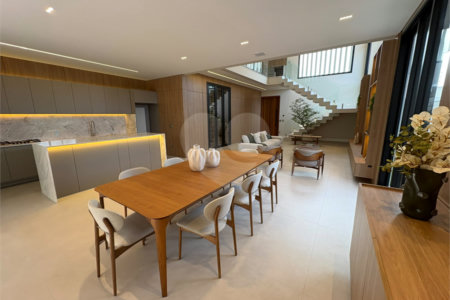 Casa à venda com 4 suítes no condomínio Villa Borghese, Indaiatuba - SP