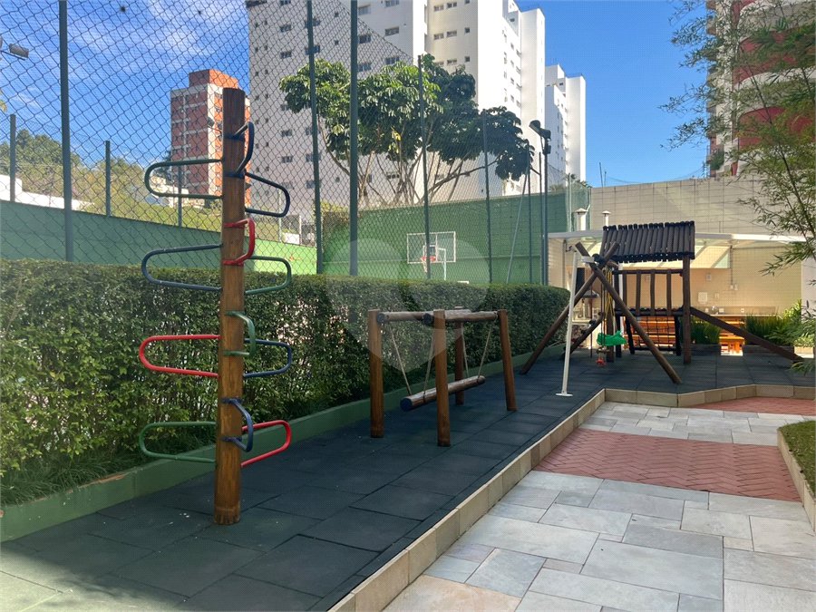 Apartamento à venda com 3 suítes em Real Parque, São Paulo, SP