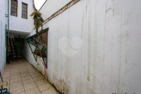 Casa com 360m² , 3 dormitórios , sendo 1 suíte , 4 vagas , disponível para venda ou locação , no centro de Santo André.
