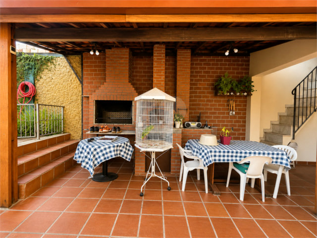 Casa de Vila à venda com 4 quartos, sendo 1 suíte,  em Cupecê, São Paulo, SP