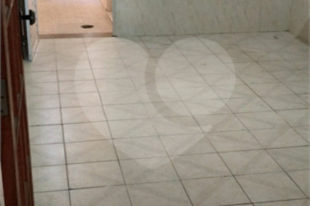 Sobrado à venda com 4 quartos, sendo 1 suíte, em Vila Nivi, São Paulo, SP