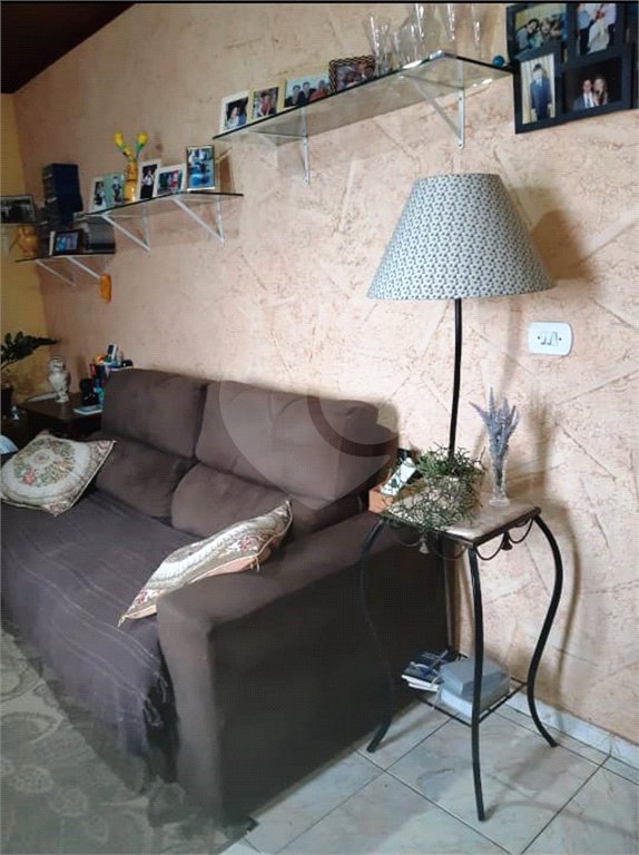 Casa versátil à venda: Casa com 2 Quartos, 3 Unidades Residenciais e Sala Comercial - Louveira
