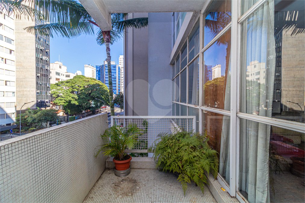 Apartamento à venda com 4 quartos, sendo 1 suíte,  em Higienópolis, São Paulo, SP
