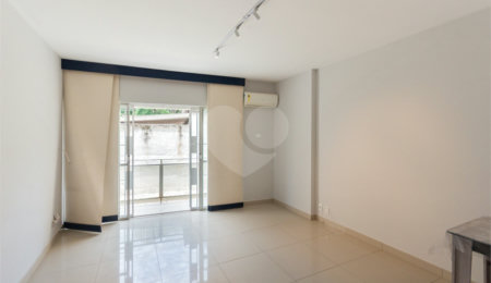 Apartamento à venda com 2 quartos, sendo 1 suíte,  em Tijuca, Rio de Janeiro, RJ