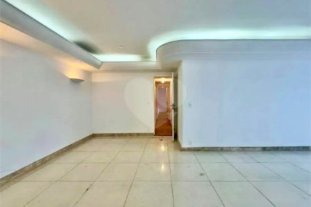 Apartamento à venda com 3 quartos, sendo 1 suíte,  em Leblon, Rio de Janeiro, RJ