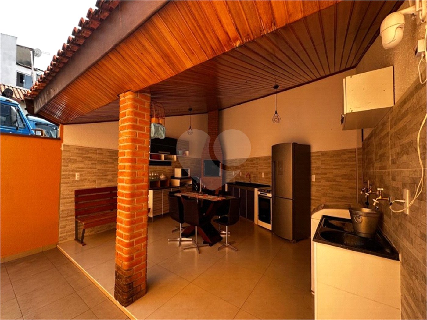 Sobrado à venda com 4 quartos, sendo 1 suíte, em Wanel Ville, Sorocaba, SP
