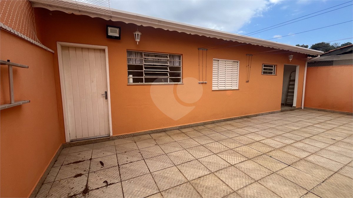 Sobrado à venda ou para alugar com 4 quartos, sendo 2 suítes, em Jardim Terceiro Centenário, Atibaia, SP