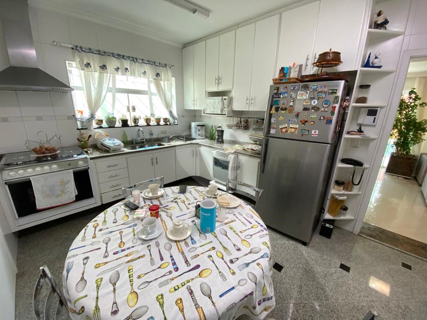 Sobrado à venda com 5 quartos, sendo 4 suítes, em Palmas do Tremembé, São Paulo, SP