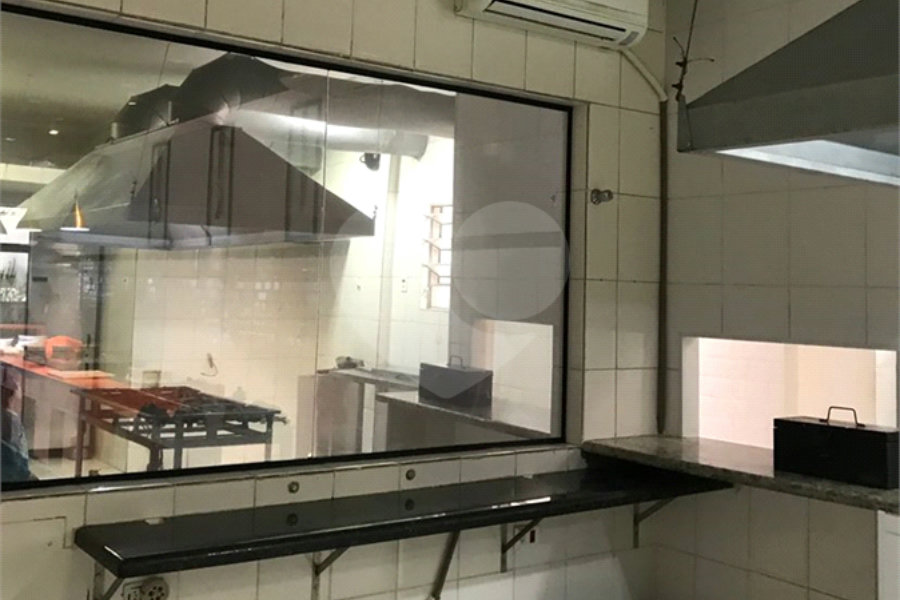 Sobrado à venda com 12 quartos em Freguesia do Ó, São Paulo, SP