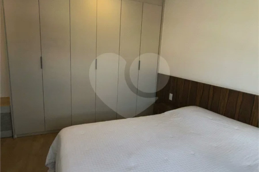Apartamento com ar condicionado e varanda com churrasqueira semi novo, condominio entregue em 2024 com lazer completo.