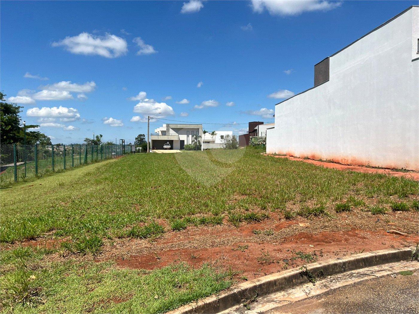 Terreno à venda em Loteamento Residencial Golden Ville, Itapetininga, SP