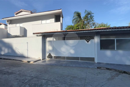 Casa à venda com 3 quartos, sendo 1 suíte,  no condomínio Jardim das Flores, Sorocaba - SP