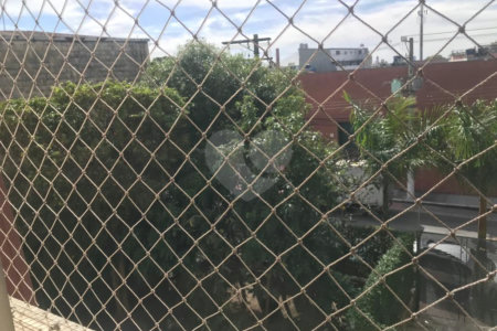 Espaço e Segurança no Bom Retiro: Apartamento de 100 m² com Infraestrutura Completa