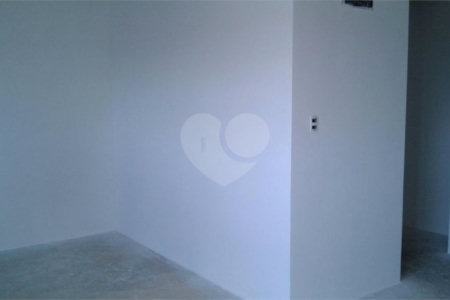 Excelente sala comercial com 36 m² e vaga para auto no Carrão.