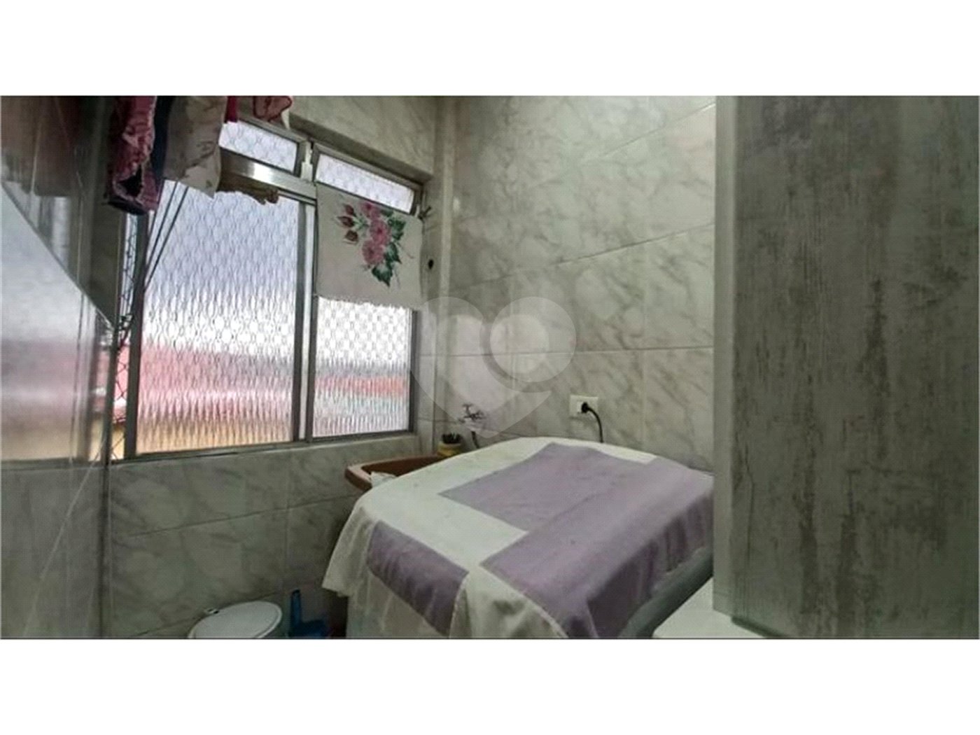 2 quartos e vaga de garagem
