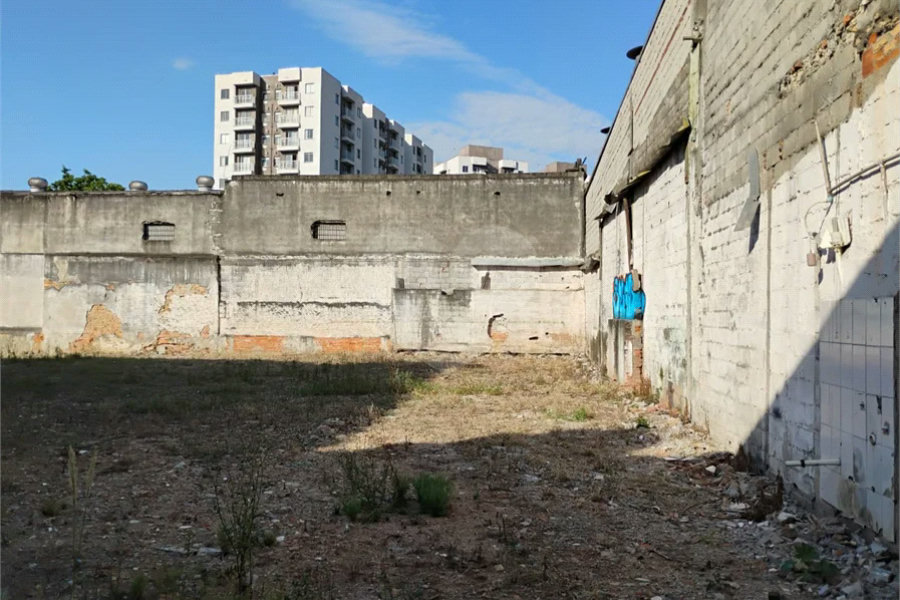 Terreno de 828 m² à venda no Ipiranga — Excelente oportunidade para investidores!