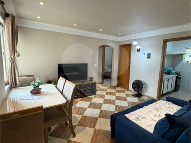 Apartamento à venda com 2 quartos em Parque Maria Domitila, São Paulo, SP