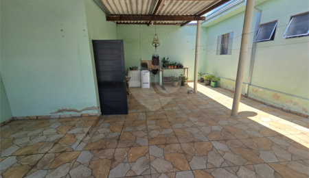 Casa à venda com 3 quartos em Vila Prado, Itapetininga, SP