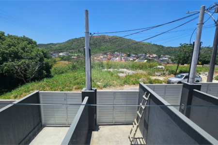 Casa à venda com 2 quartos no condomínio Mirela, Rio de Janeiro - RJ