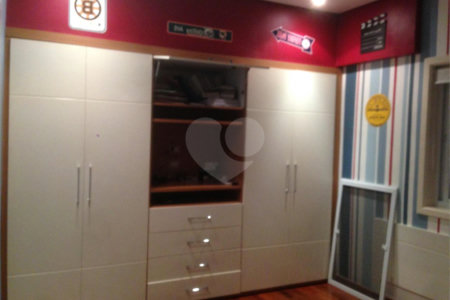 Sobrado à venda com 4 quartos, sendo 1 suíte, em Jardim Novo Mundo, São Paulo, SP